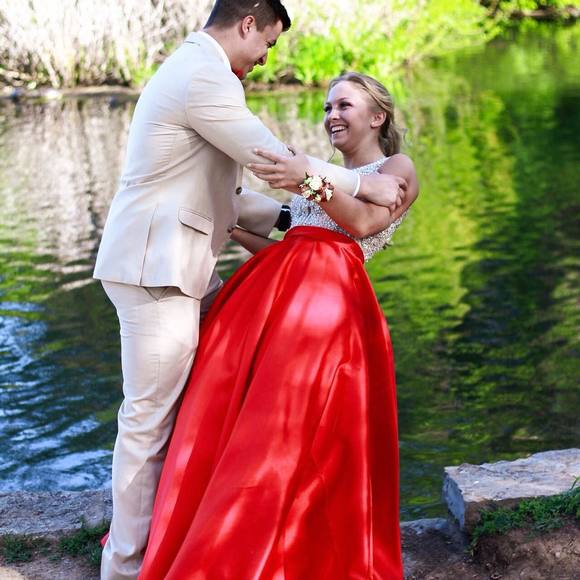 Meet your Posher, Camryn - Picture 1 of 1